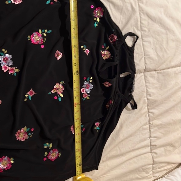 Women’s top - Picture 5 of 5